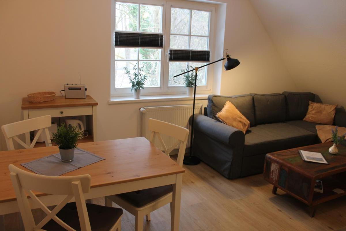 Ferienwohnung Lasse In Wieck Bagian luar foto