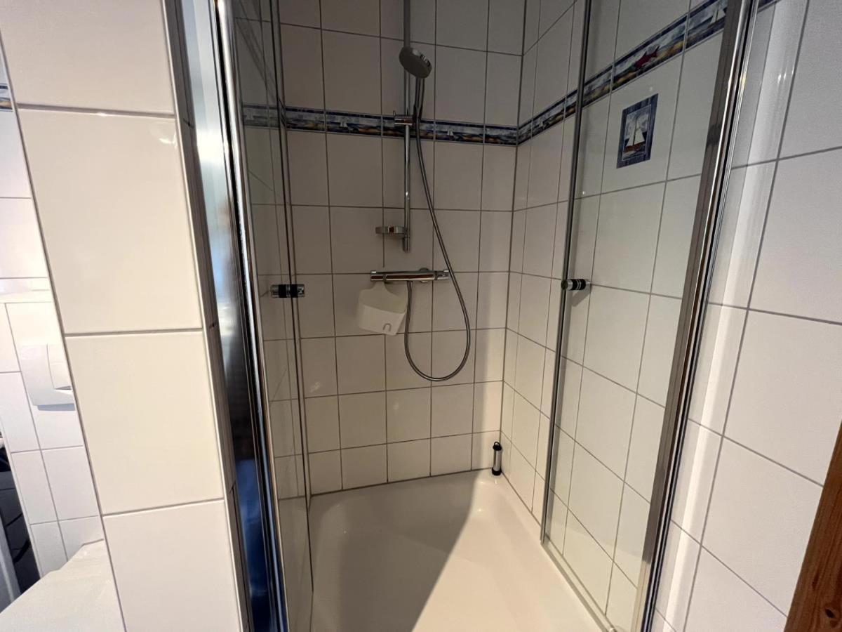 Ferienwohnung Lasse In Wieck Bagian luar foto