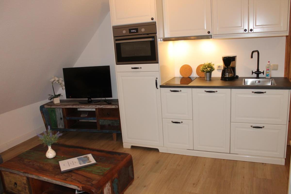 Ferienwohnung Lasse In Wieck Bagian luar foto